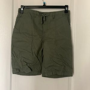 Green Large kids shorts. Lands’ end kids